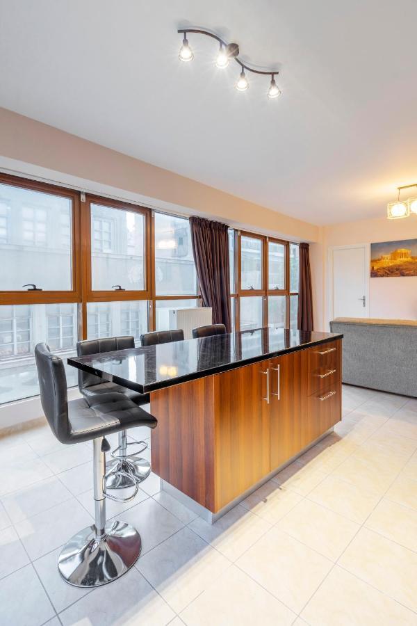2 Bedroom Renovated Apartment With A View 아테네 외부 사진