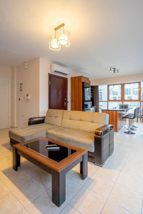 2 Bedroom Renovated Apartment With A View 아테네 외부 사진