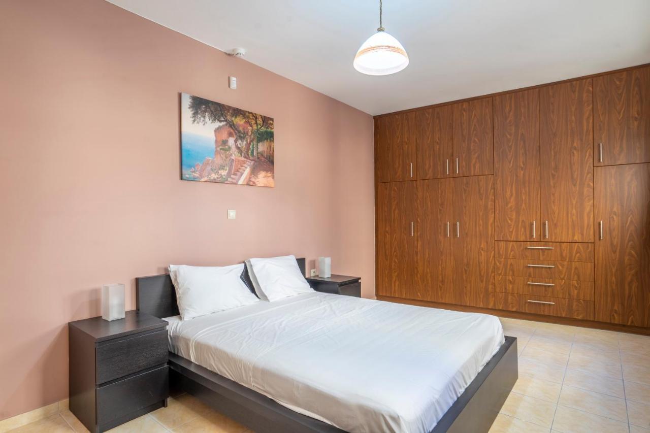 2 Bedroom Renovated Apartment With A View 아테네 외부 사진