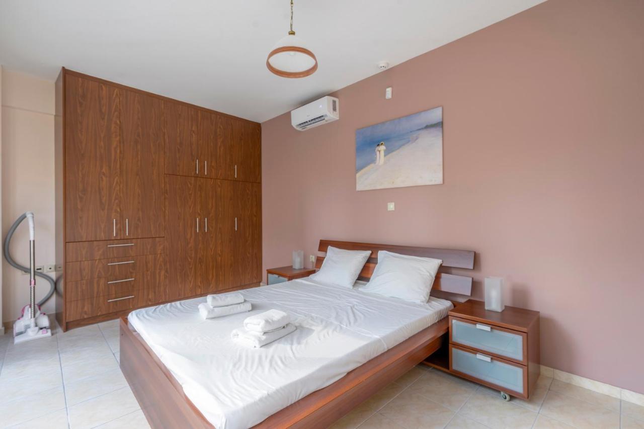 2 Bedroom Renovated Apartment With A View 아테네 외부 사진